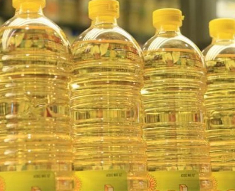 Due to the decrease in the prices in foreign markets, edible oil became cheaper,
