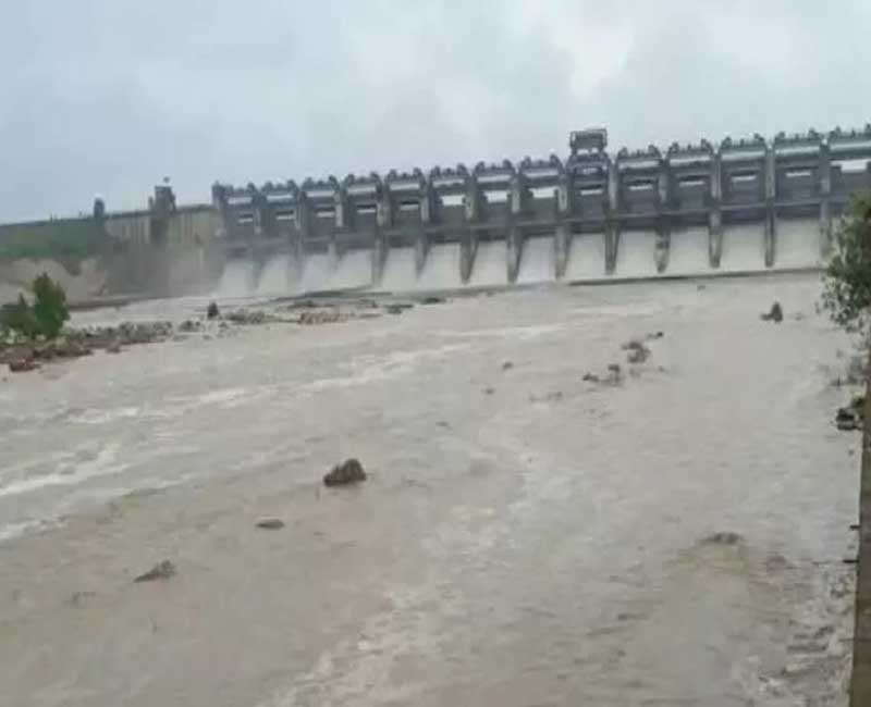 Gangrel Dam is 91 percent full, all gates of the dam were opened