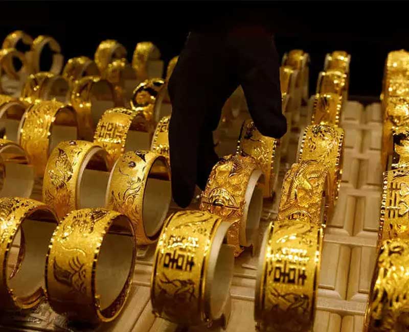 Gold prices fall by Rs 5,000